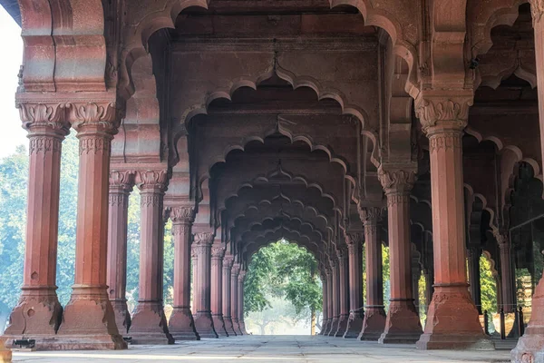 Diwan, Red Fort 'taki saraydayım.