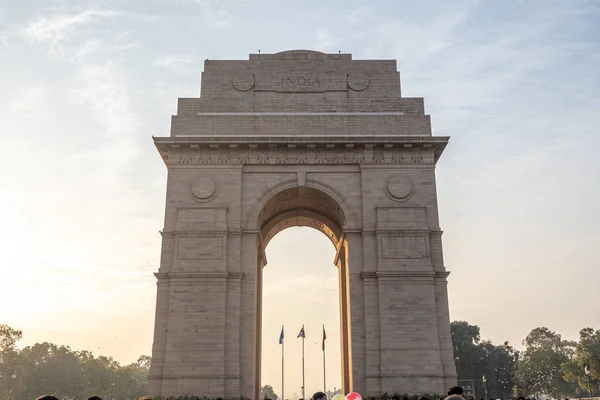 Puerta india durante la puesta del sol — Foto de Stock