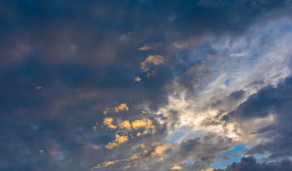 Gambar Langit Biru Dan Awan Putih Pada Hari Waktu Untuk — Stok Foto