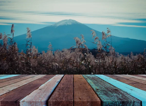 Hout Tafel Wazig Beeld Van Fuji Berg Japan Voor Achtergrond — Stockfoto