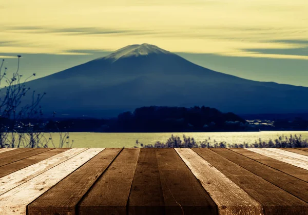 Hout Tafel Wazig Beeld Van Fuji Berg Japan Voor Achtergrond — Stockfoto