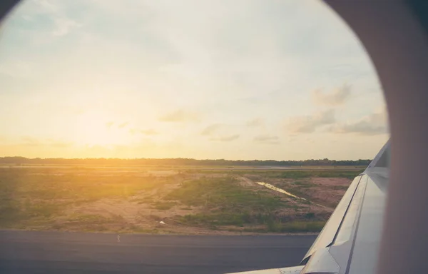 Imagem Parque Aéreo Pista Aeroporto Com Céu Azul Fundo — Fotografia de Stock