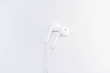 Beyaz arkaplan ile beyaz efefon.