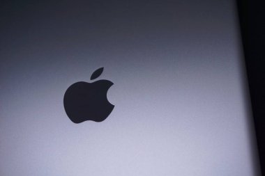 Bir ipad 'in arkasındaki elma logosunu kapat, boşluğu kopyala.
