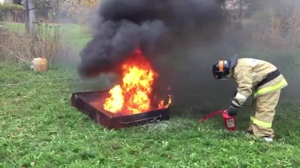 Firefighter in training — Stock Video