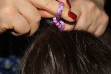 Çeşitli kadın saç modelleri