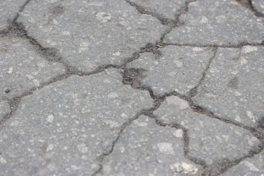Eski asfalt parça