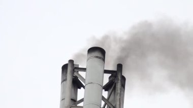 Fabrika borudan gelen duman