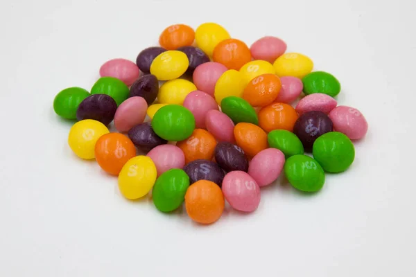 Algunos Caramelos Multicolores Que Tienen Letra — Foto de Stock