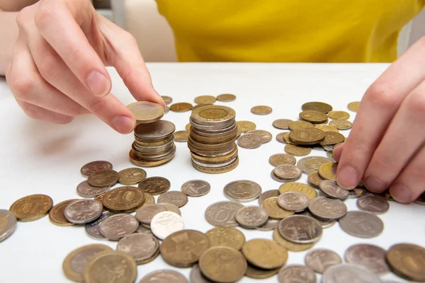 Close Female Hands Stack Coins Vertical Column Table Many Coins — Stock Photo, Image
