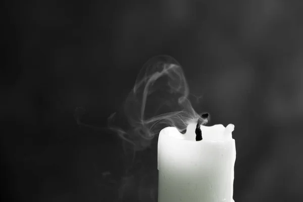 Extinta Vela Branca Com Espetacular Fumaça Abstrata Fundo Preto Foto — Fotografia de Stock