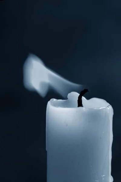 Φλόγα Μπλε Κερί Σκούρο Μπλε Φόντο Κοντινό Πλάνο Παγωμένη Φλόγα — Φωτογραφία Αρχείου