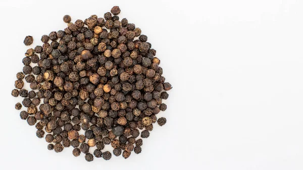 Close Bunch Black Pepper Isolated White Background Selective Focus Copy — Stock Photo, Image