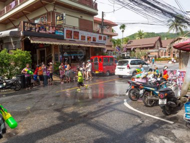 Phuket, Tayland - 13 Nisan 2017: - Songkran Tayland Budist yeni yıl kutlamaları