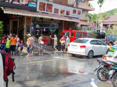 Phuket, Tayland - 13 Nisan 2017: - Songkran Tayland Budist yeni yıl kutlamaları
