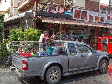 Phuket, Tayland - 13 Nisan 2017: - Songkran Tayland Budist yeni yıl kutlamaları