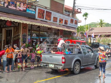 Phuket, Tayland - 13 Nisan 2017: - Songkran Tayland Budist yeni yıl kutlamaları