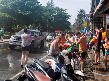 Phuket, Tayland - 13 Nisan 2017: - Songkran Tayland Budist yeni yıl kutlamaları