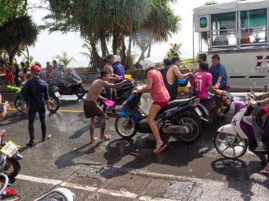 Phuket, Tayland - 13 Nisan 2017: - Songkran Tayland Budist yeni yıl kutlamaları