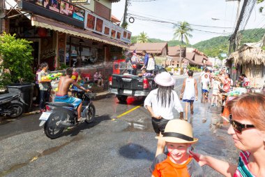 Phuket, Tayland - 13 Nisan 2017: - Songkran Tayland Budist yeni yıl kutlamaları