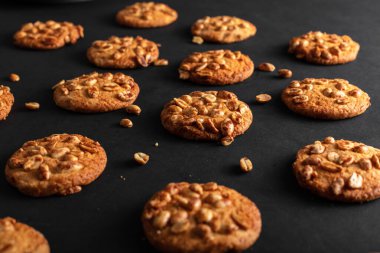 Arka planda fındıklı kurabiyeler ve kopyalama alanı. Masanın üstündeki manzarayı. VIP Kahvaltısı.