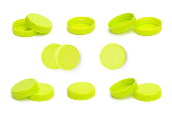 Zelená tenká plastová láhev cap na bílém pozadí — Stock fotografie