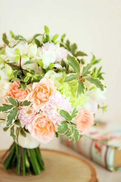 Нежный Свадебный Букет Цветов — стоковое фото
