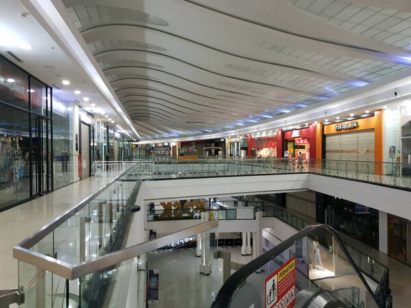 Тангеранг, Индонезия - CIRCA May 2020: Closed booths inside Supermal Karawaci. Общественные места закрыты в соответствии с поручением правительства следить за социальным дистанцированием во времена пандемии ковид-19
.