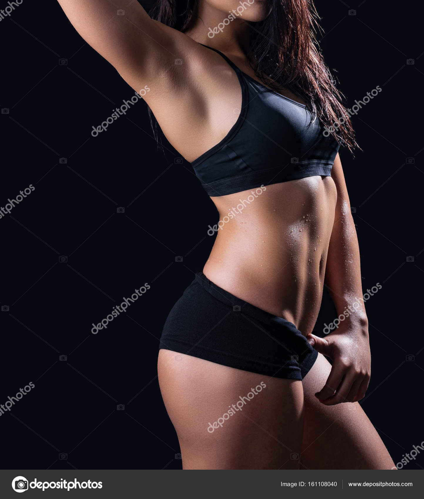 Beautiful Female Fitness Model Stock Photo By Tatchaihot 161108040