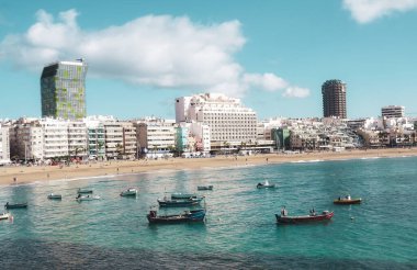 Barcas en el mar en gran canaria