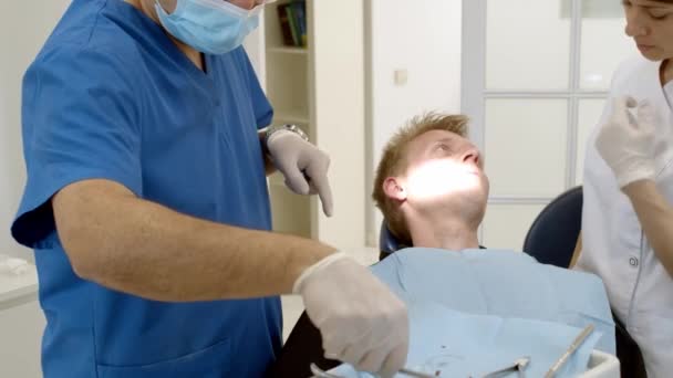 Clinique Dentaire Médecin Dentiste Soigne Les Dents Patient Clinique Dentaire — Video