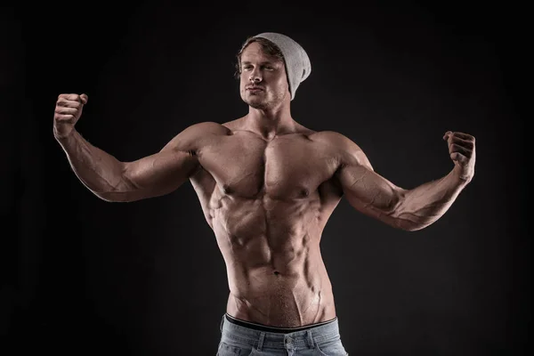 Siyah arka plan üzerinde güçlü spor Fitness adam portresi — Stok fotoğraf