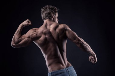 atletik erkek fitness modeli
