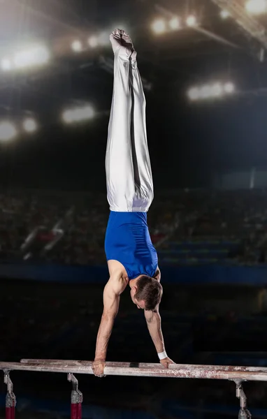 Retrato de jóvenes gimnastas —  Fotos de Stock