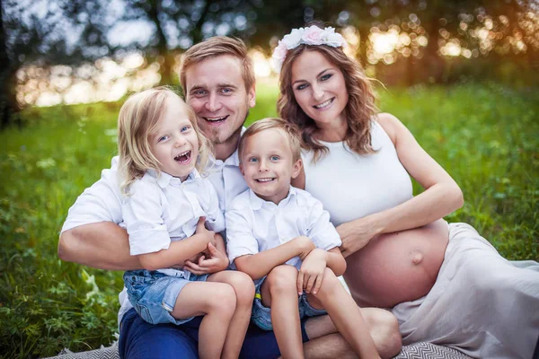Beautiful young happy family — Stock Photo, Image