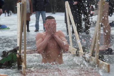 Ortodoks Kilisesi Kutsal İsa'nın Doğuşu gün. Hava durumu -15.