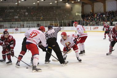 Bir hokey maçı oyun an