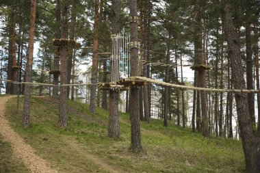 Macera Parkı asılı parkurları