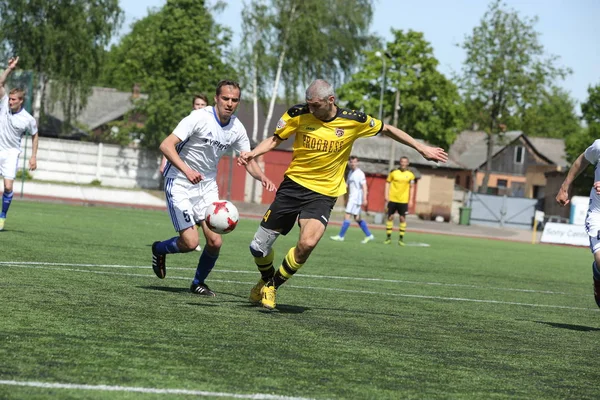 Aflevering van voetbalwedstrijd in Daugavpils — Stockfoto