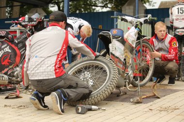 Makinist motosiklet yarış için hazır olun