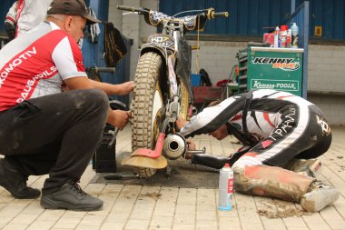 Makinist motosiklet yarış için hazır olun