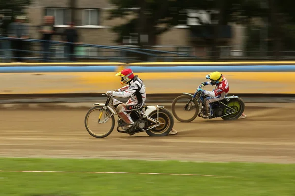 Speedway lovas, a pályán — Stock Fotó