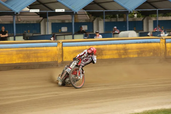 Speedway ryttare på spåret — Stockfoto