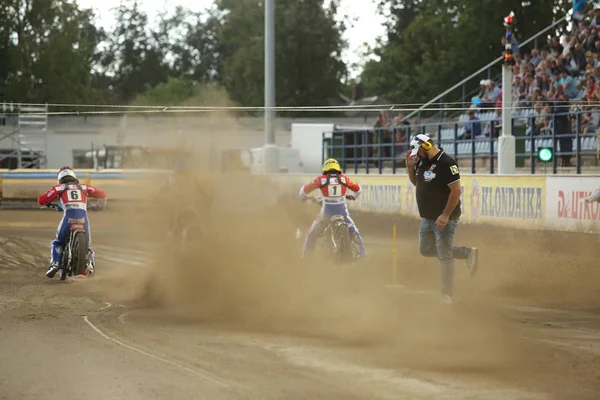 Lehçe iyi lig maçında başlangıç anından