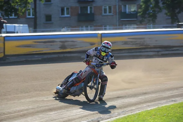 Pilotos de Speedway na pista — Fotografia de Stock