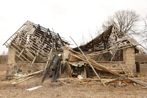 Abandonnée Tombant Dans Prairie — Photo