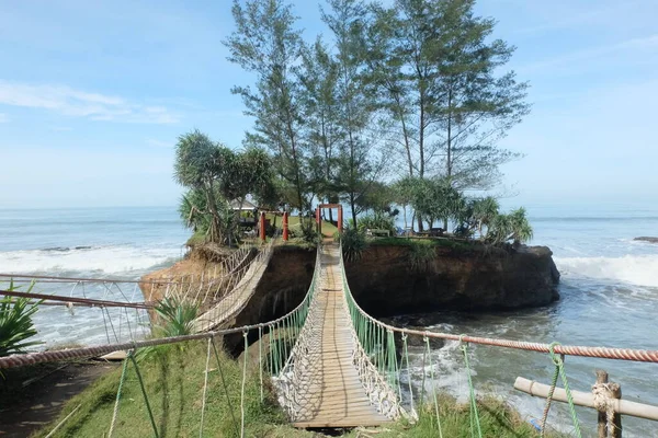 Bengkulu Indonésia Novembro 2016 Ponte Suspensão Pantai Sungai Suci Bengkulu — Fotografia de Stock