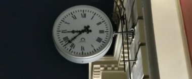 Paveletsky tren istasyonunda saat