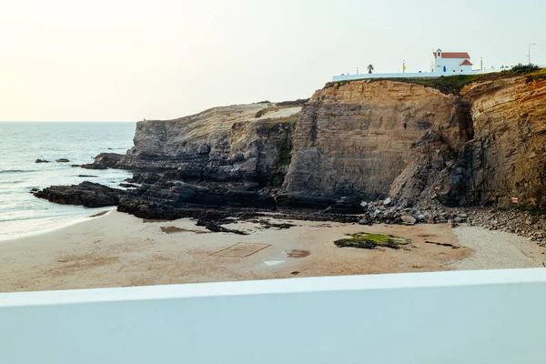 Scogliere Con Belvedere Chiesa Riva Mare — Foto Stock