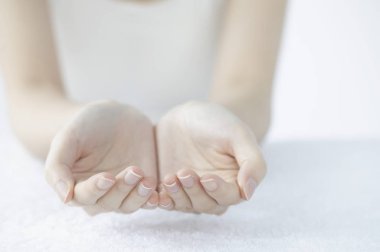 Kopya alanı olan kadın ellerinin yakın plan çekimi.